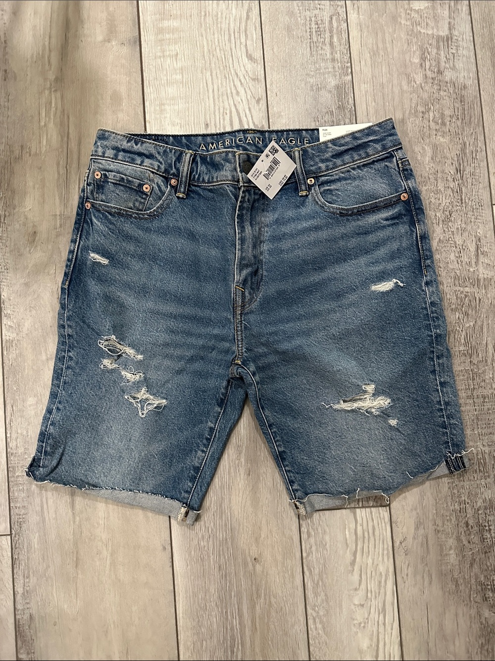 NWT American Eagle Outfitters Men’s Distressed Denim Shorts - Medium Blue Wash